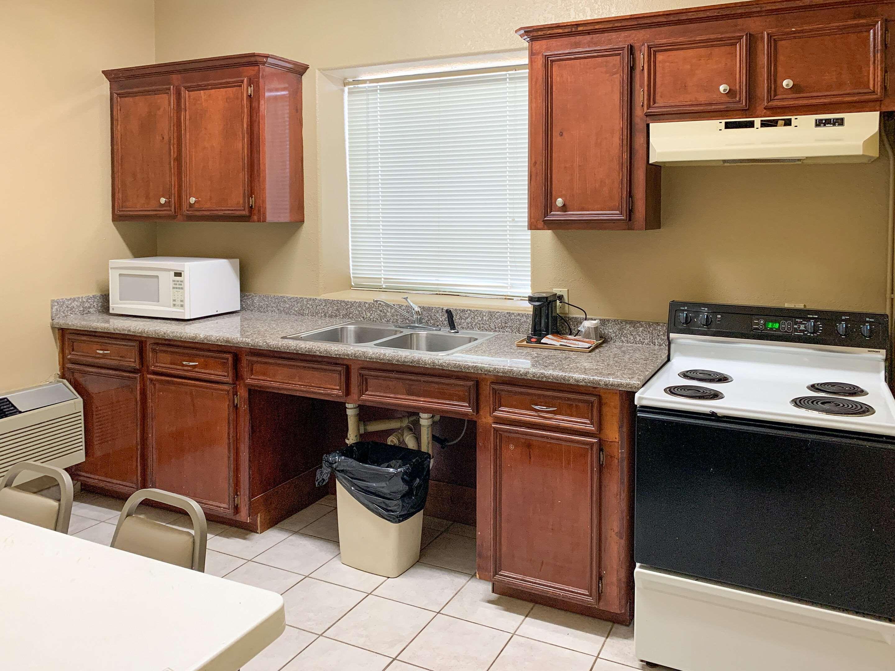 Quality Nw Cy-fair Hotel 3*