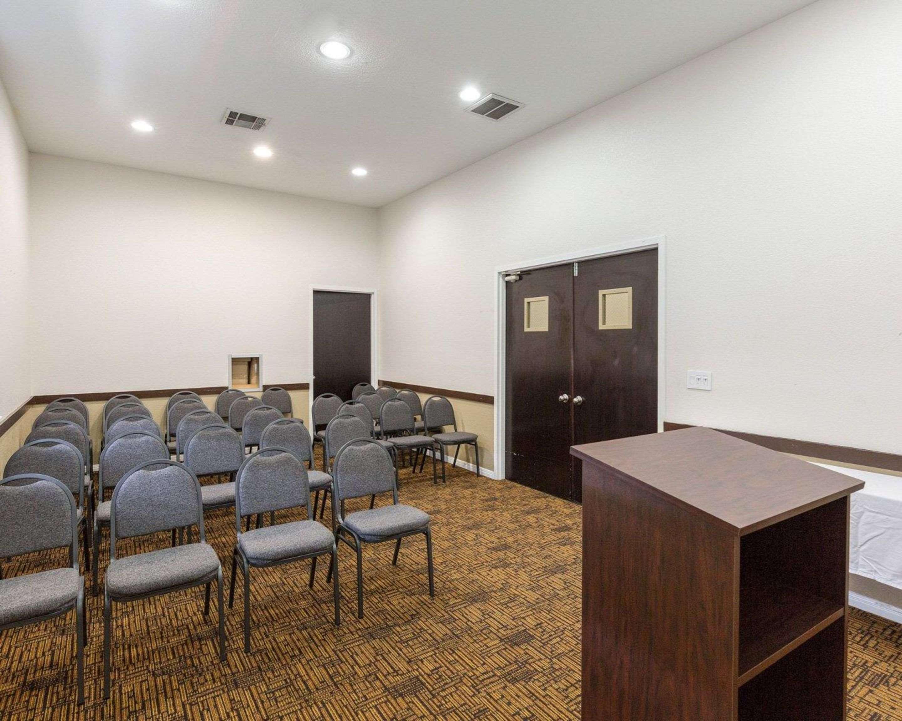 Quality Houston Nw Cy-fair Hotel